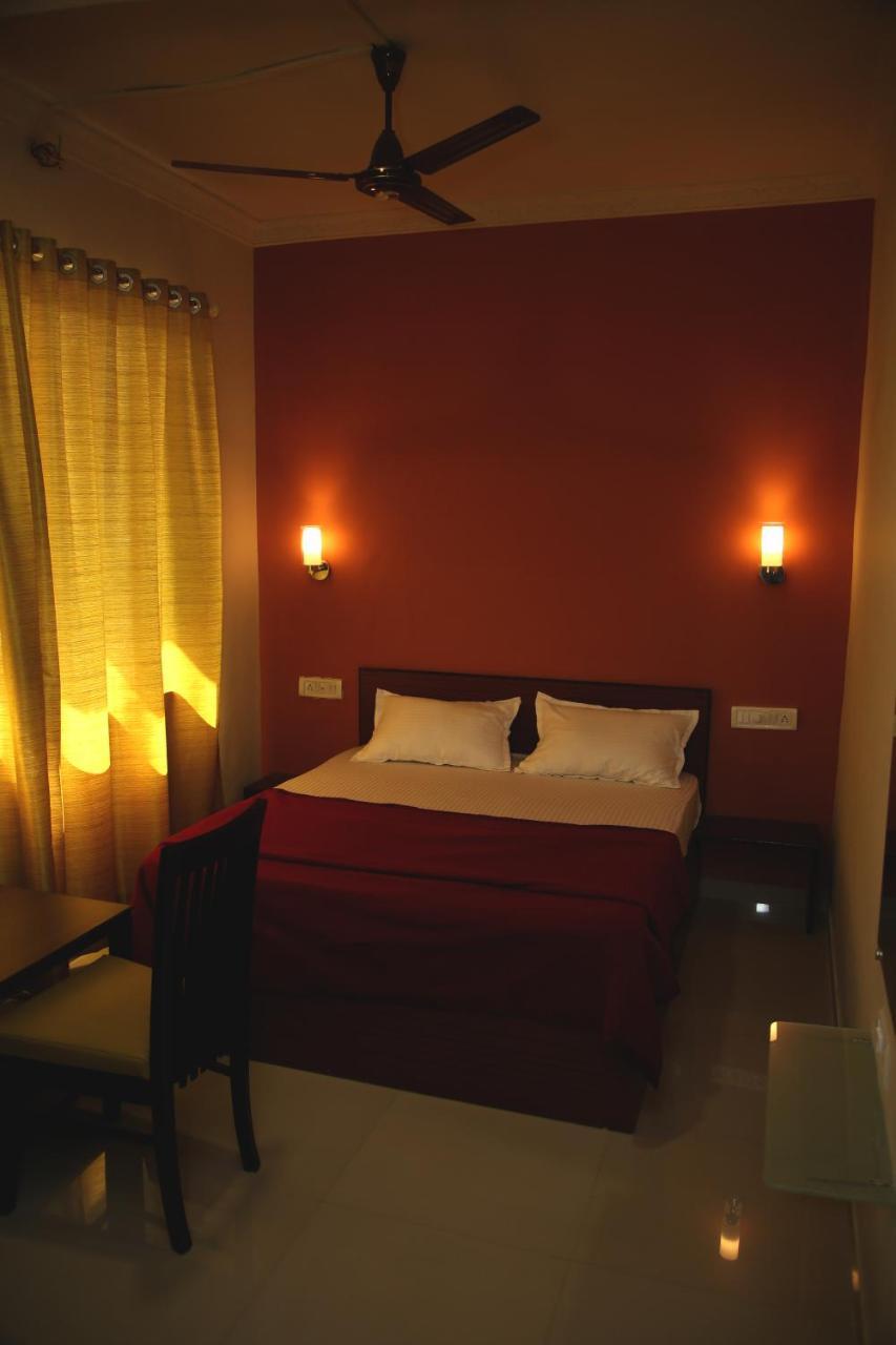 Elite Inn لونافالا المظهر الخارجي الصورة