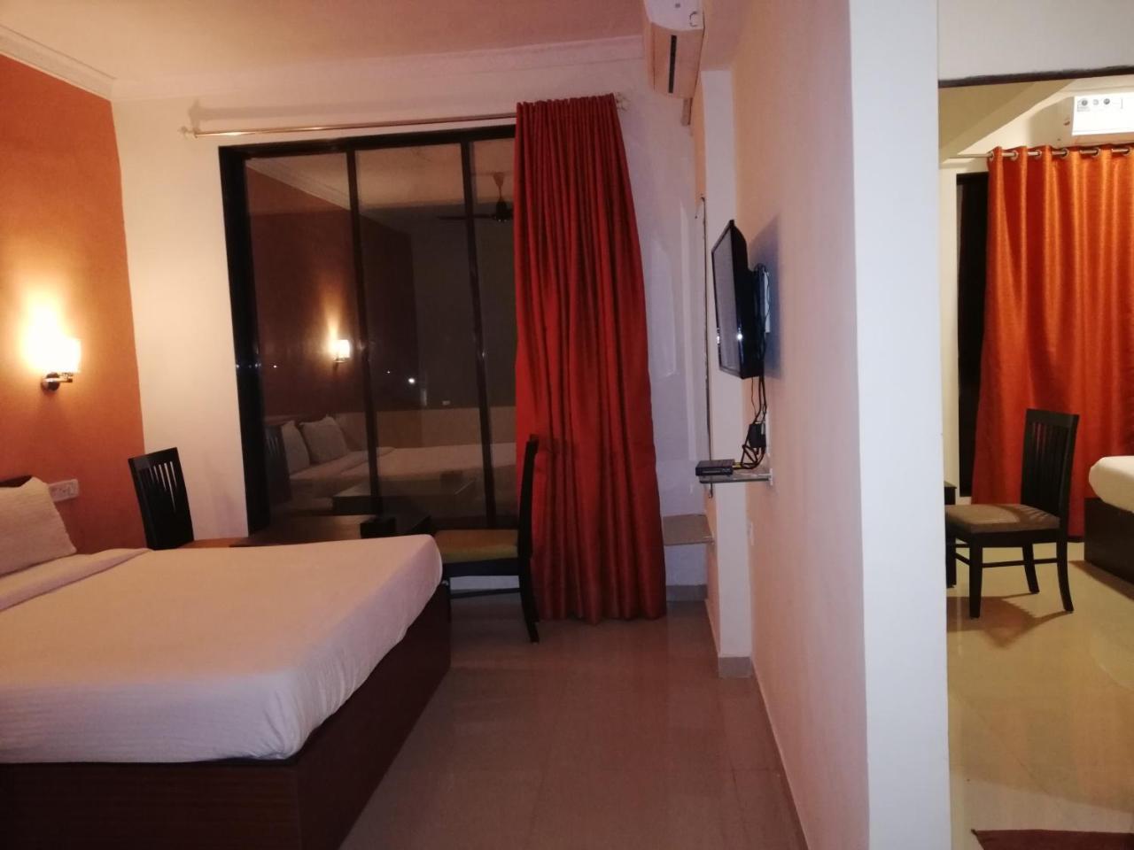 Elite Inn لونافالا المظهر الخارجي الصورة