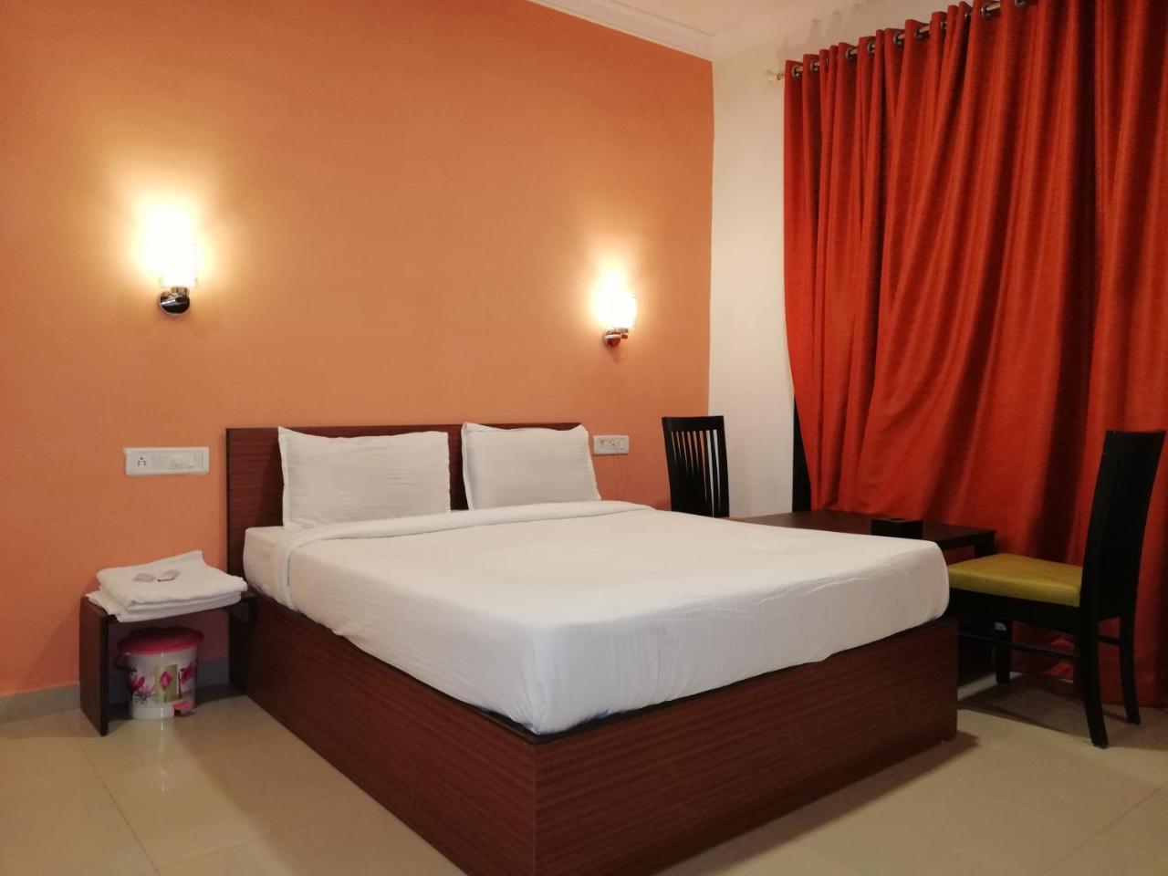 Elite Inn لونافالا المظهر الخارجي الصورة